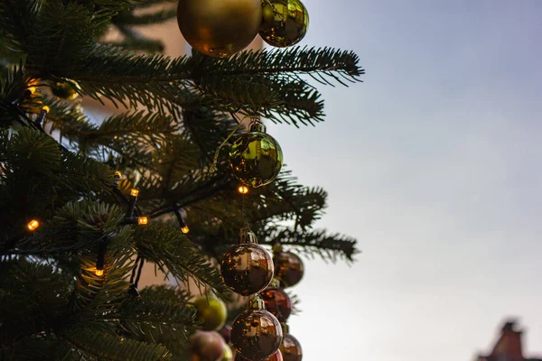 Árbol Navidad Decorado Cielo Azul Sur Alemania Advenimiento Diciembre Mes — Foto de Stock