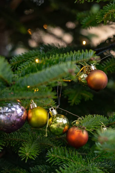 Piaci Adventi Hónapban December Karácsonyi Labdák — Stock Fotó