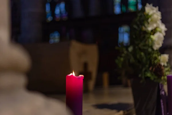 Bougie Violette Église Avent Période Noël Décembre Mois — Photo