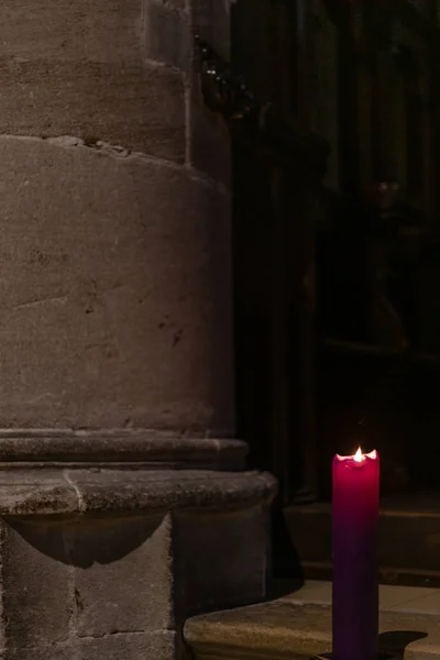 Bougie Violette Église Avent Période Noël Décembre Mois — Photo