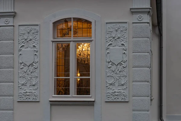 Kafe Pencere Cephesi Güney Almanya Nın Tarihi Şehir Içinde Akşam — Stok fotoğraf