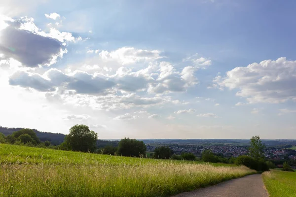 Emtpy Strada Prato Sud Primavera Tedesca — Foto Stock