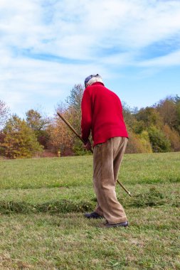 çim Ekim burada Güz ay Güney Almanya kırsal kesimde yan yatan eski üst düzey çiftçi