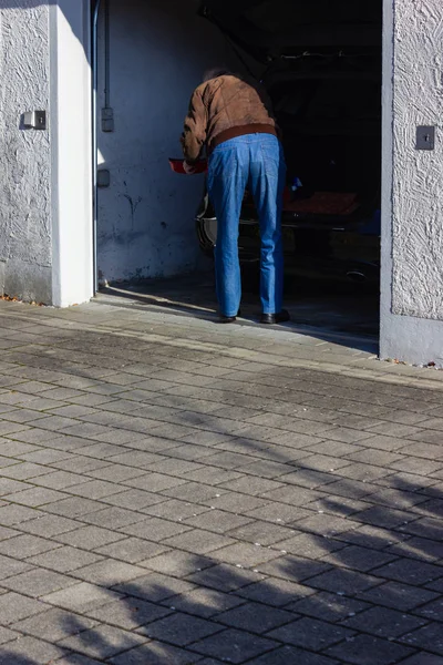 Güney Almanya Bavyera sonbahar öğleden sonra garajında önce komuta sizde