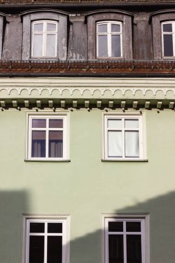 fırtınalı bir günde tarihi şehir cepheler Güney Almanya sonbahar öğleden sonra