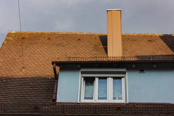 Azotea Con Chimenea Del Edificio Histórico Sur Alemania Octubre Mes — Foto de Stock