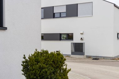 Şubat ayında Güney Almanya bulutlu gün modern ev mimarisinde