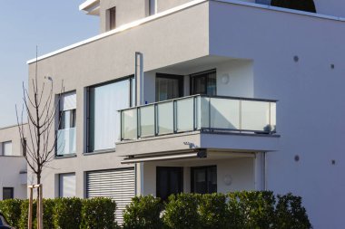 Modern ev inşa cephesi