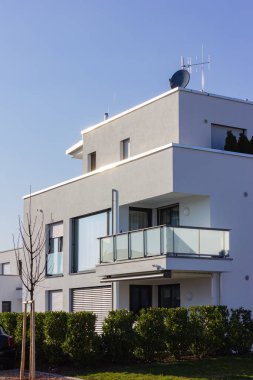 Modern ev inşa cephesi