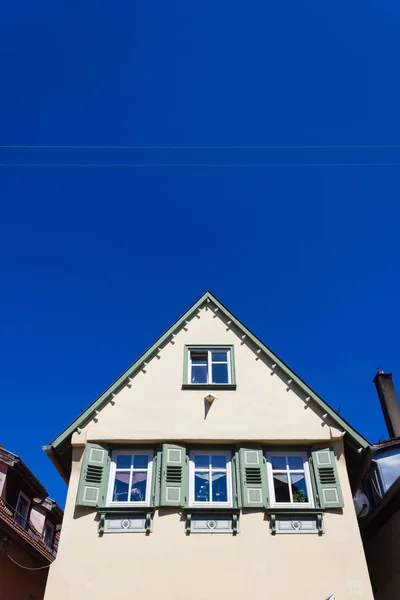 Fachadas Casa Histórica Telhados Céu Azul Primavera Abril Alemanha Sul — Fotografia de Stock