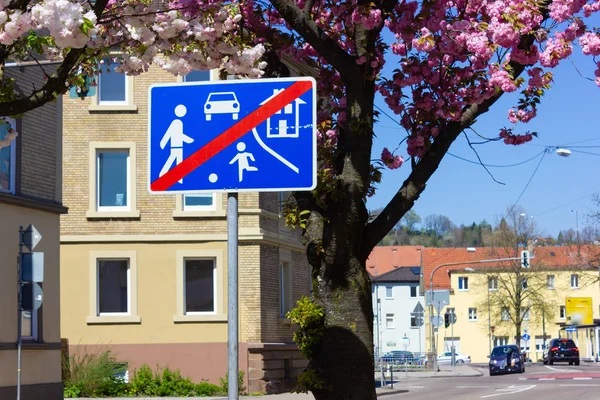 end of pedestrian area board