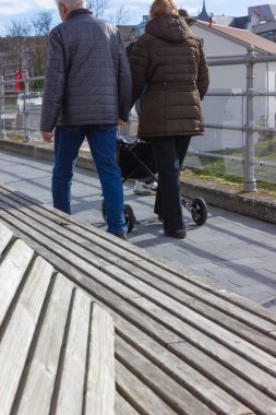 rollator ile üst düzey Bayan