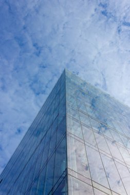 iş kulesi cam cephe