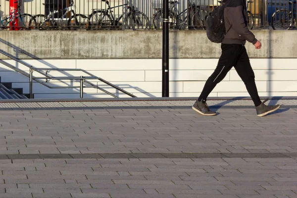 Les gens d'affaires sur le chemin du travail — Photo