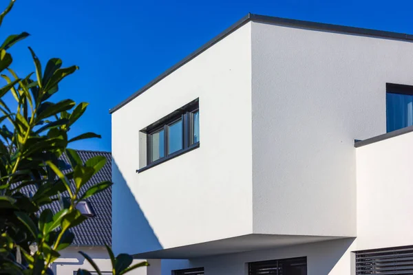 Modern huis gebouw op het dak — Stockfoto