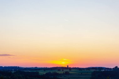 Renkli gökyüzü ile gün batımı