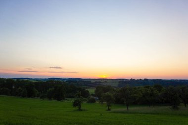 Renkli gökyüzü ile gün batımı