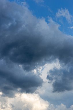 güney Almanya üzerinde fırtına bulutları