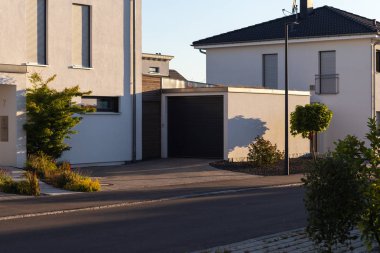 entrace alan modern evlerin carport garaj