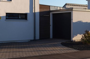 entrace alan modern evlerin carport garaj