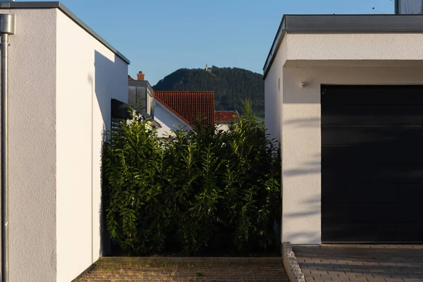 Carport Garage des Eingangsbereichs moderne Häuser — Stockfoto