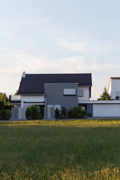 Facade architecture details of modern house — Stock Photo, Image