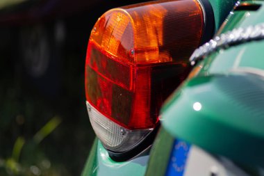 Alman otomobilinin dönüş göstergesi