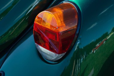 Alman otomobilinin dönüş göstergesi