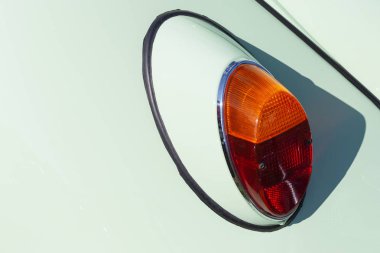 Alman otomobilinin dönüş göstergesi