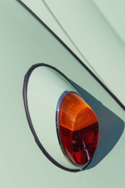 Alman otomobilinin dönüş göstergesi