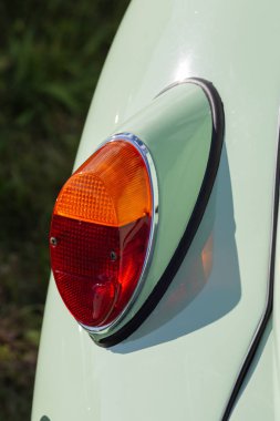 Alman otomobilinin dönüş göstergesi