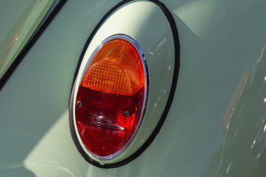 Alman otomobilinin dönüş göstergesi