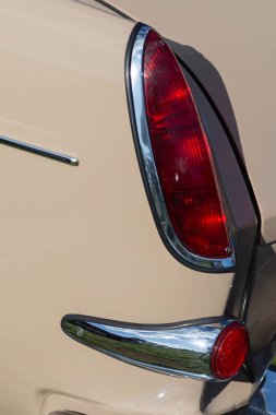 Alman otomobilinin dönüş göstergesi