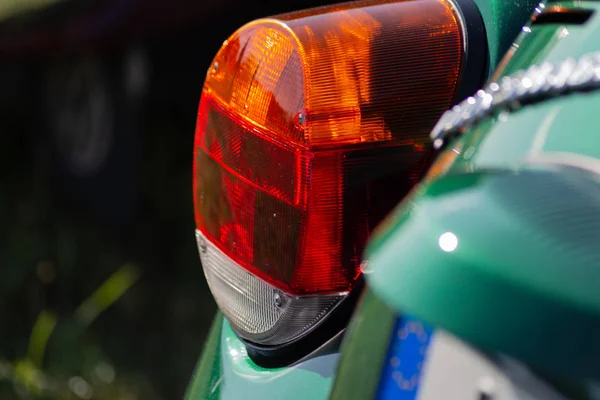 Alman otomobilinin dönüş göstergesi