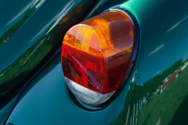 Alman otomobilinin dönüş göstergesi