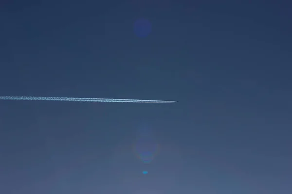 Aricraft contrails — ストック写真