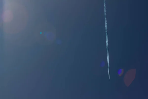 Aricraft contrails — Stockfoto