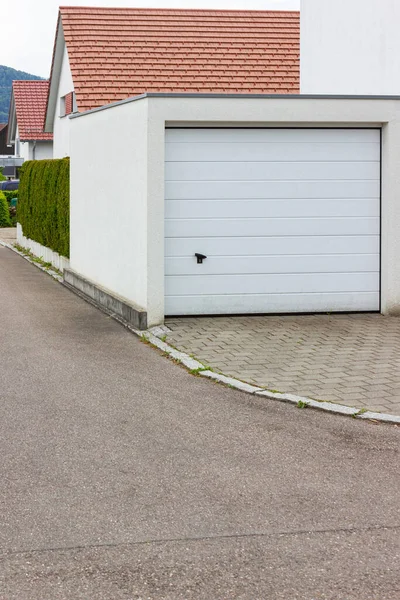 Garage Côté Nouveau Bâtiment Dans Campagne Allemande Sud Printemps — Photo