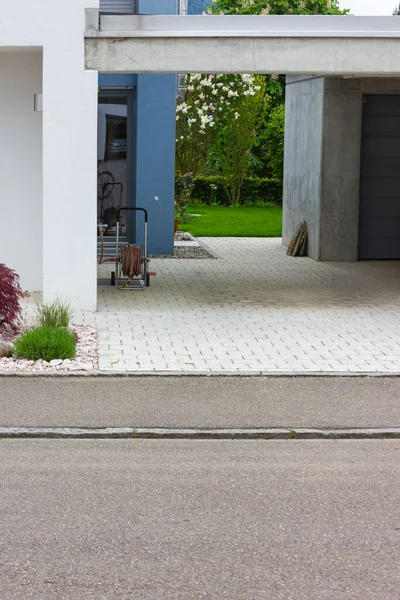 Ház Bejárata Modern Épület Németországban Tavasszal — Stock Fotó