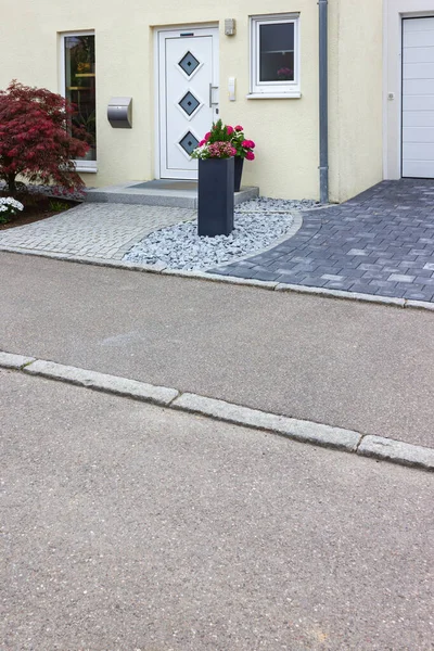 Hauseingang Eines Modernen Neubaus Deutschland Frühling — Stockfoto