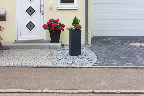 Hauseingang Eines Modernen Neubaus Deutschland Frühling — Stockfoto