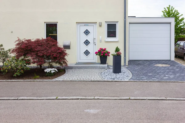 Hauseingang Eines Modernen Neubaus Deutschland Frühling — Stockfoto