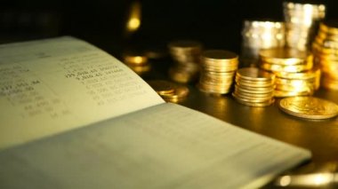 Sikke yığını ve banka hesabı passbook.concepts kaydetmek için ipotek ve gayrimenkul yatırım için kaydetme veya yatırım
