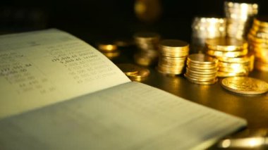 Sikke yığını ve banka hesabı passbook.concepts kaydetmek için ipotek ve gayrimenkul yatırım için kaydetme veya yatırım