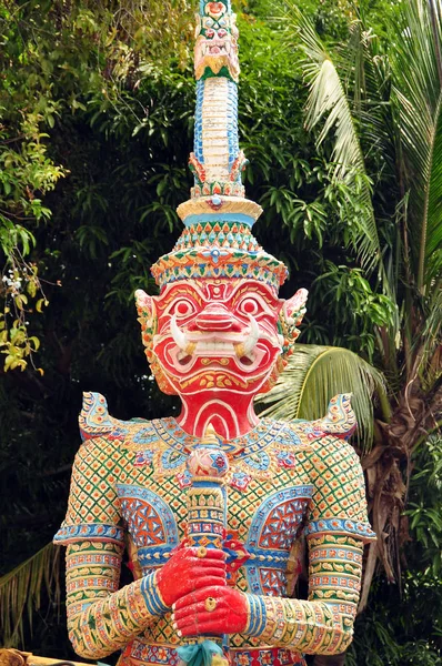 Bunte Statue Der Dämonenwache Bunte Ornamentale Statue Des Yaksha Dämons — Stockfoto