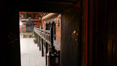 Antik Bronz ve pirinç Tapınağı, Rudra Varna Mahavihar, benzersiz Budist tapınak ibadet tekerlerimi Lalitpur, Patan içinde bol ile dekore edilmiştir. Dünya mirası. Tibet Budizmi. Durbar Meydanı, Nepal