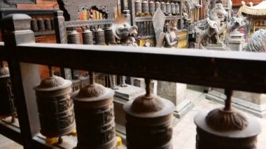 Antik Bronz ve pirinç Tapınağı, Rudra Varna Mahavihar, benzersiz Budist tapınak ibadet tekerlerimi Lalitpur, Patan içinde bol ile dekore edilmiştir. Dünya mirası. Tibet Budizmi. Durbar Meydanı, Nepal