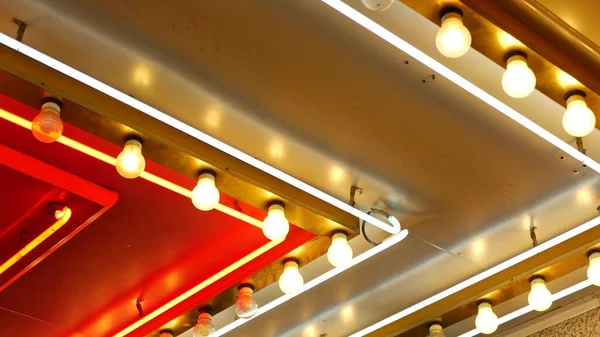 Stare Lampy Elektryczne Migające Świecące Nocy Abstrakcyjne Zbliżenie Retro Kasyno — Zdjęcie stockowe