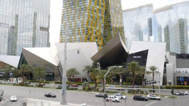 LAS VEGAS, NEVADA USA - 7 MAR 2020: Günah Şehri 'ndeki Geleceğin Şehir Merkezi kumarhaneleri. Modern lüks anonim şehir silueti. Çağdaş metropol gökdelenleri ve kristalleri zengin alışveriş merkezleri.