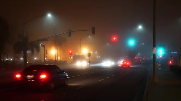 Vista Kalifornia Usa Styczeń 2020 Warstwa Morska Gęsta Mgła Rozdrożu — Zdjęcie stockowe